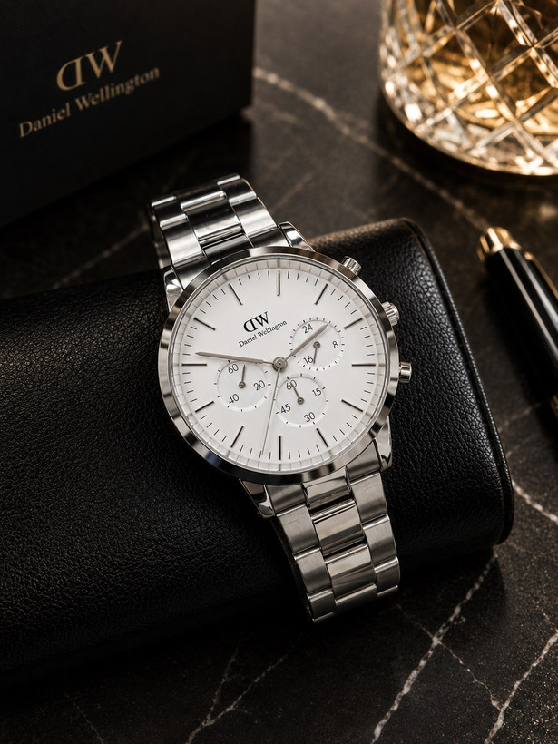 ساعت دنیل ولینگتون کرنوگراف مدل Iconic Chronograph Link سیلور - سایز 42 (مردانه)